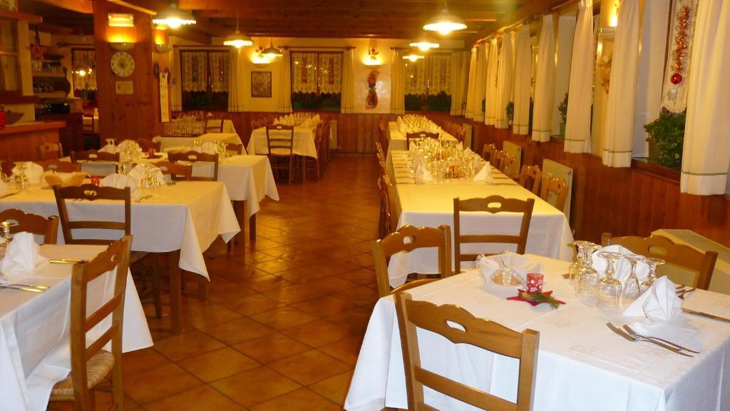 Albergo Nuoitas Forni di Sopra Exterior foto